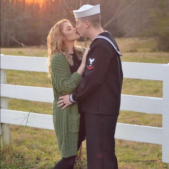 Meet your posher! - Picture 5 of 7